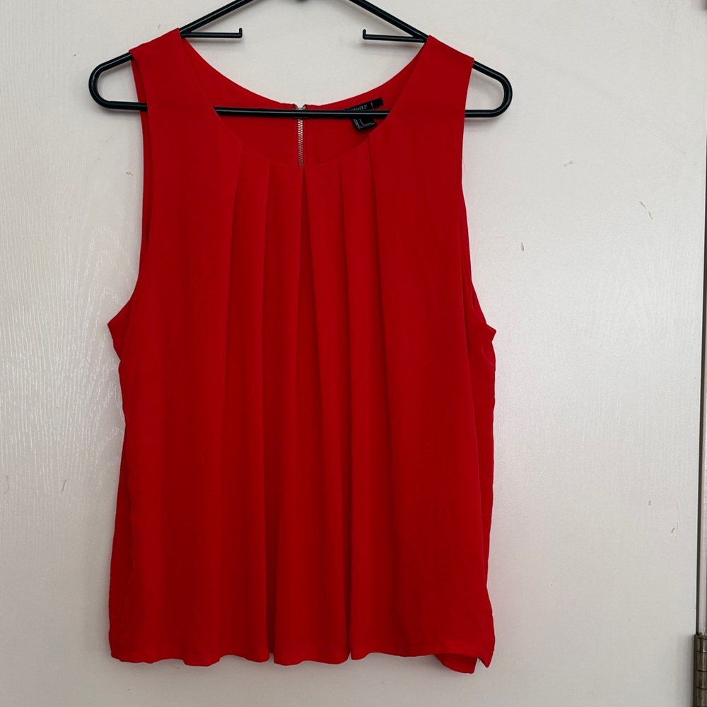 Forever 21 Sleeveless Pleated Red Blouse w/ Gold Zipper Back - Size L